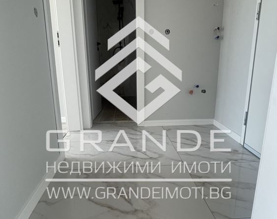 Двустаен полуобзаведен апартамент /Паркомясто/-0