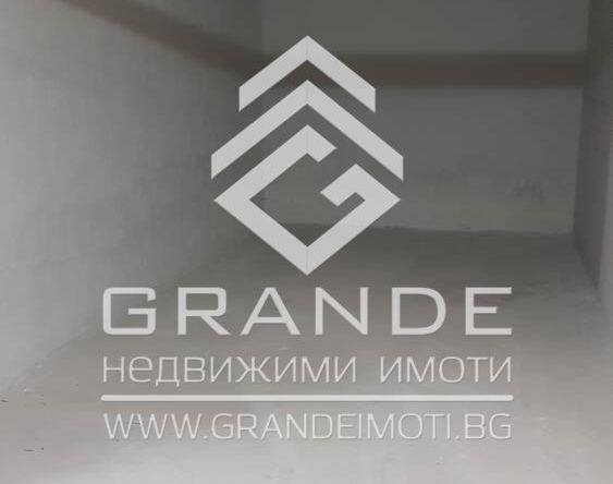 Тристаен нов апартамент-0