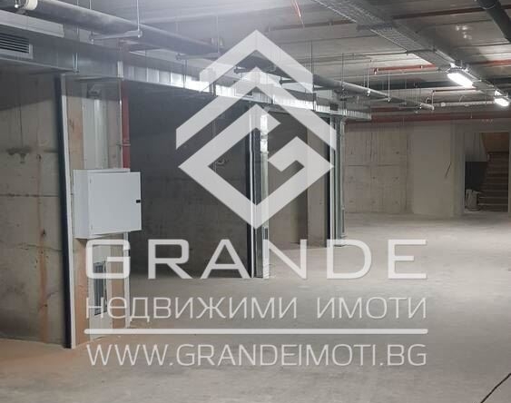 Тристаен нов апартамент-0