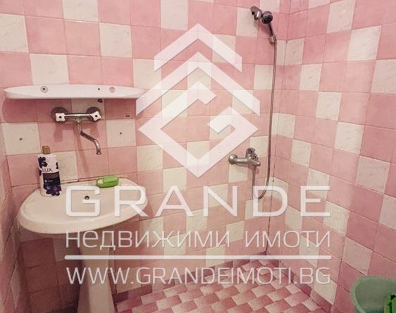 Двустаен апартамент до МОЛ Пловдив - 0